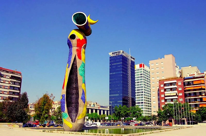 Escultura “Dona i Ocell” de Joan Miró (3)